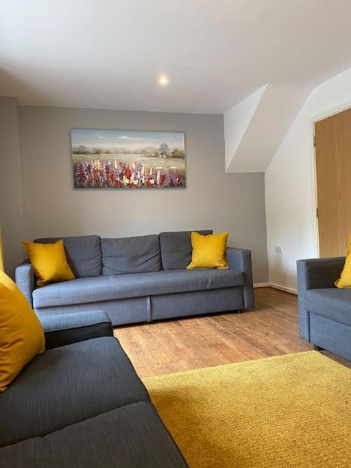 Holiday home Cheerful 4-bedroom House With Multiple Car Parking Manchester